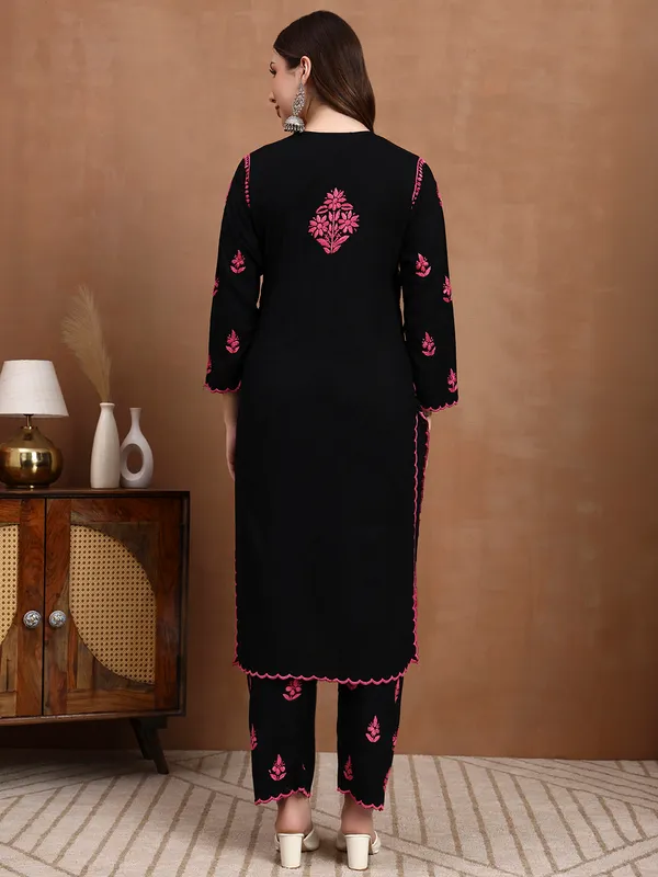 Black_&_Pink_Hand_Embroidered_Chikankari_Rayon_Kurta_Set