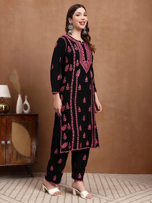 Black_&_Pink_Hand_Embroidered_Chikankari_Rayon_Kurta_Set