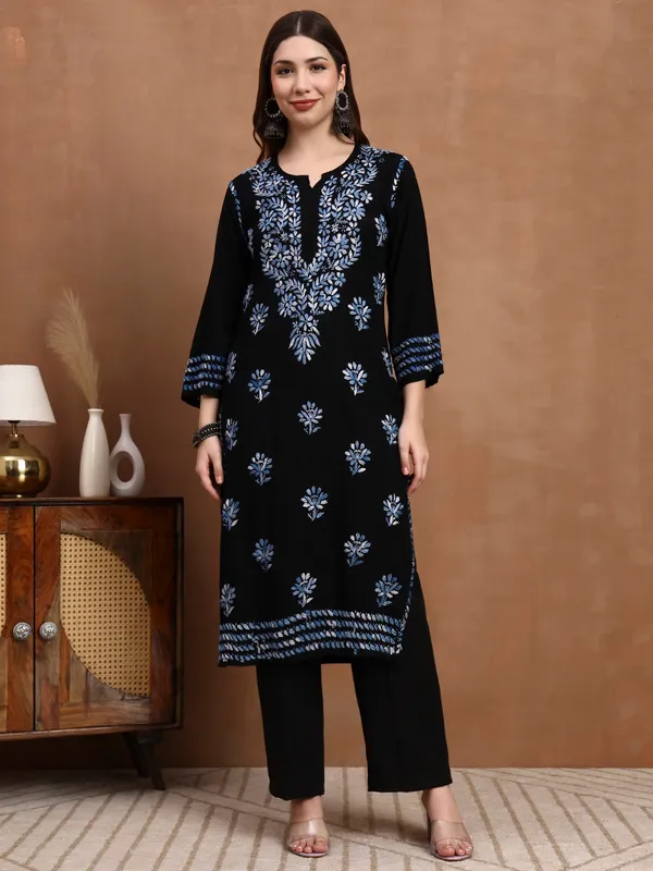Blue_Petals_Handcrafted_Chikankari_Kurta