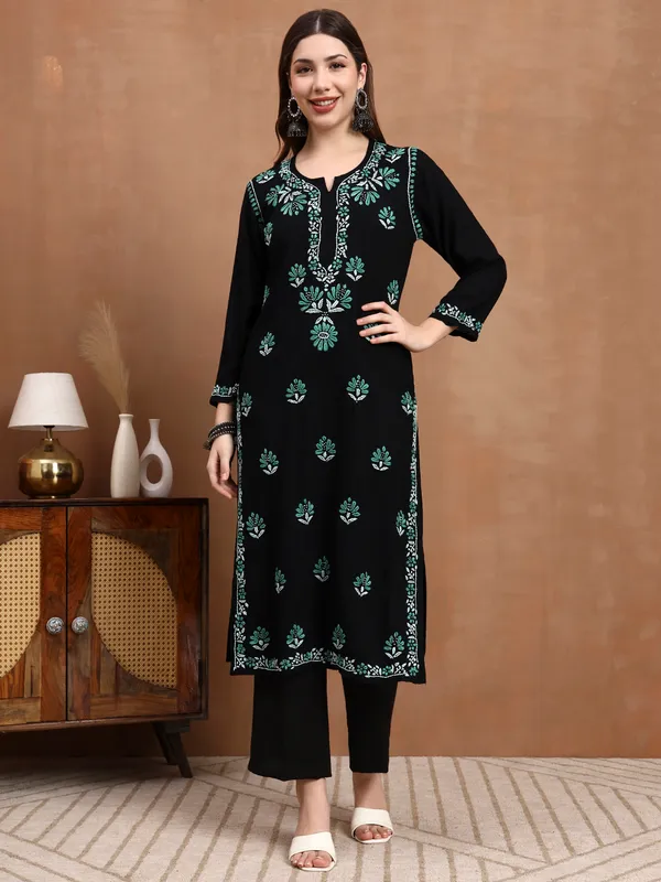 Black_Rayon_Chikankari_Kurta_with_Green_Floral_Hand_Embroidery