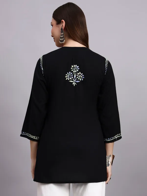 Syrish_Black_Base_Multicolour_Cotton_Chikankari_Hand_Embroidered_Kurti
