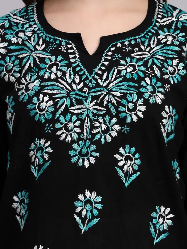 Syrish_Black_Base_Blue_Shaded_Cotton_Chikankari_Hand_Embroidered_Kurti