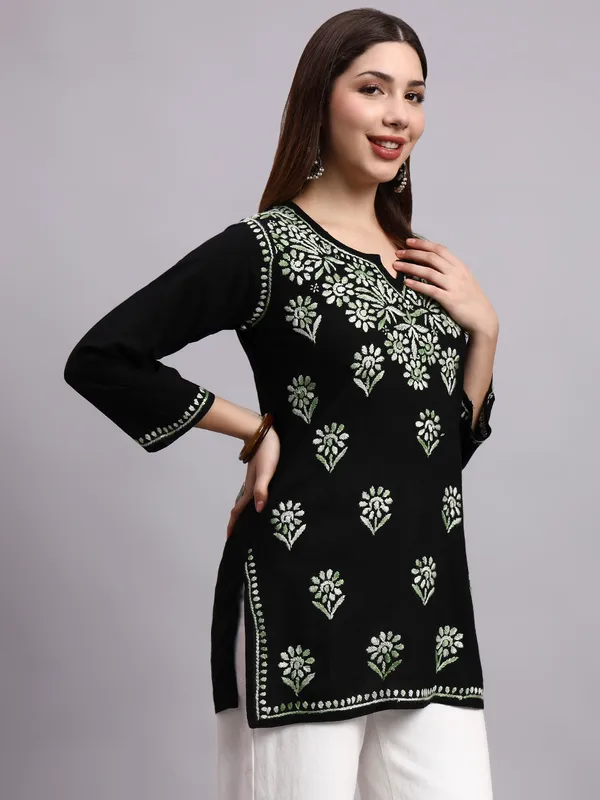 Syrish_Black_Base_Green_Shaded_Cotton_Chikankari_Hand_Embroidered_Kurti