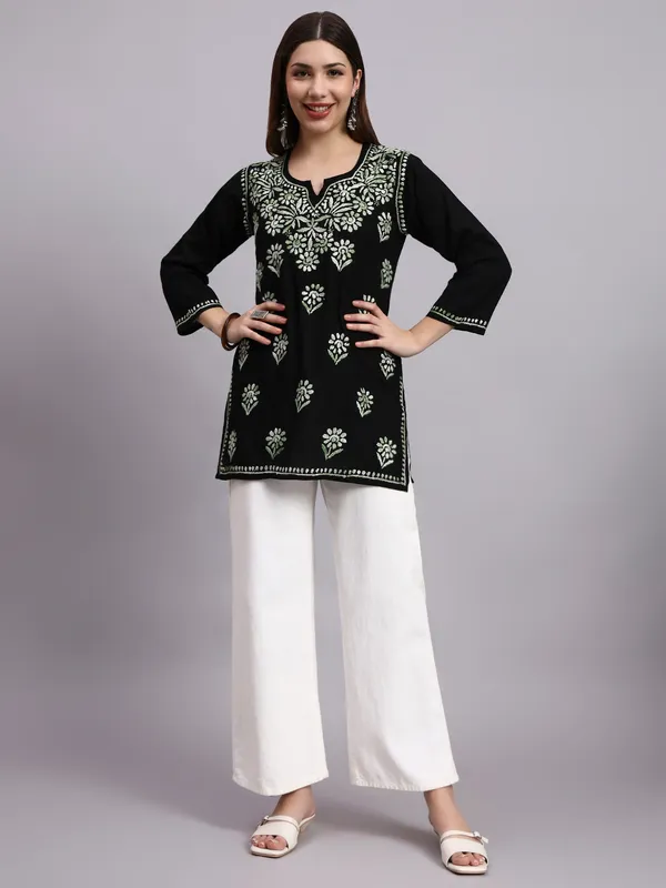 Syrish_Black_Base_Green_Shaded_Cotton_Chikankari_Hand_Embroidered_Kurti