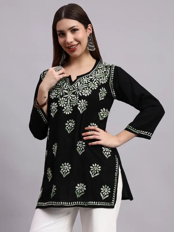 Syrish_Black_Base_Green_Shaded_Cotton_Chikankari_Hand_Embroidered_Kurti