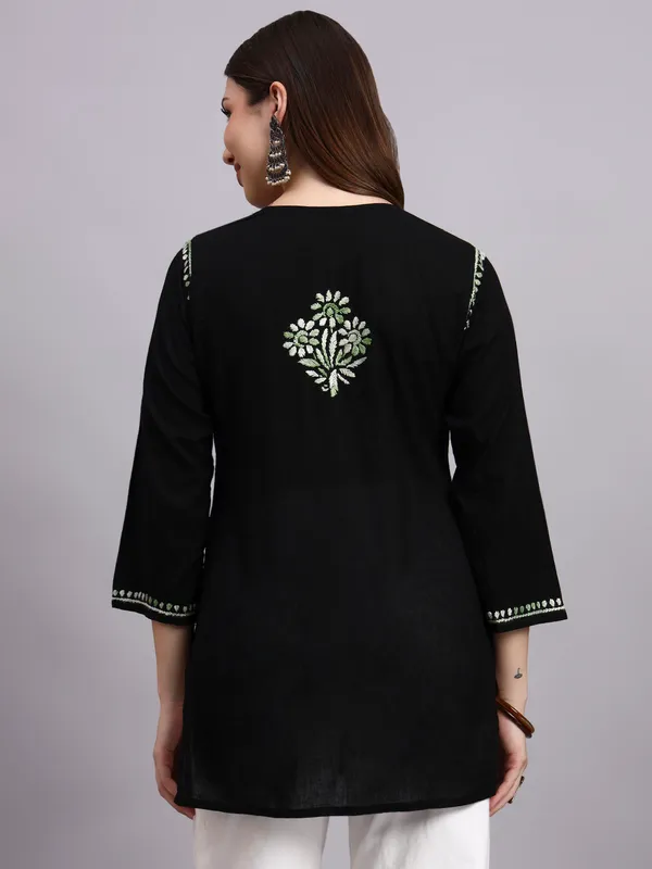 Syrish_Black_Base_Green_Shaded_Cotton_Chikankari_Hand_Embroidered_Kurti