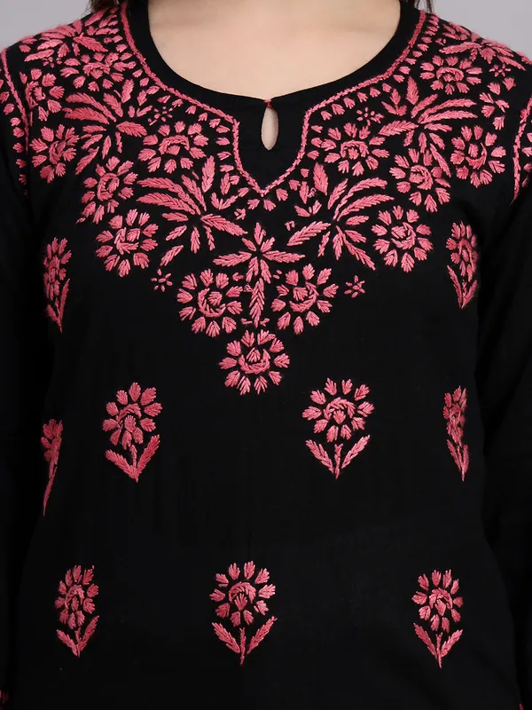 Syrish_Black_Base_Pink_color_Cotton_Chikankari_Hand_Embroidered_Kurti