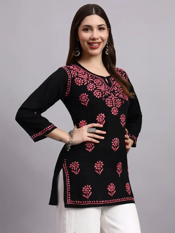 Syrish_Black_Base_Pink_color_Cotton_Chikankari_Hand_Embroidered_Kurti