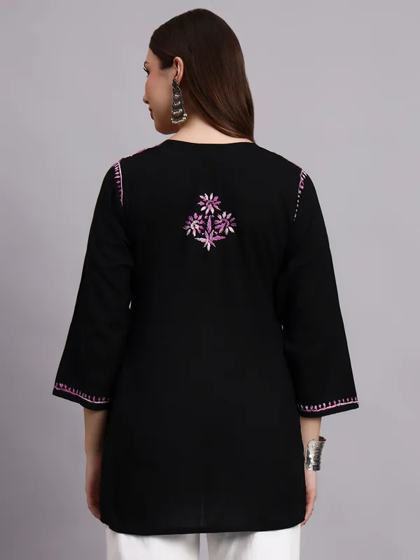 Syrish_Black_Base_Purple_color_Cotton_Chikankari_Hand_Embroidered_Kurti