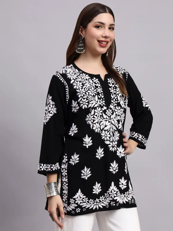 Syrish_Black_Rayon_Ethnic_Kurti_|_White_Floral_Chikankari_Embroidered_Kurta