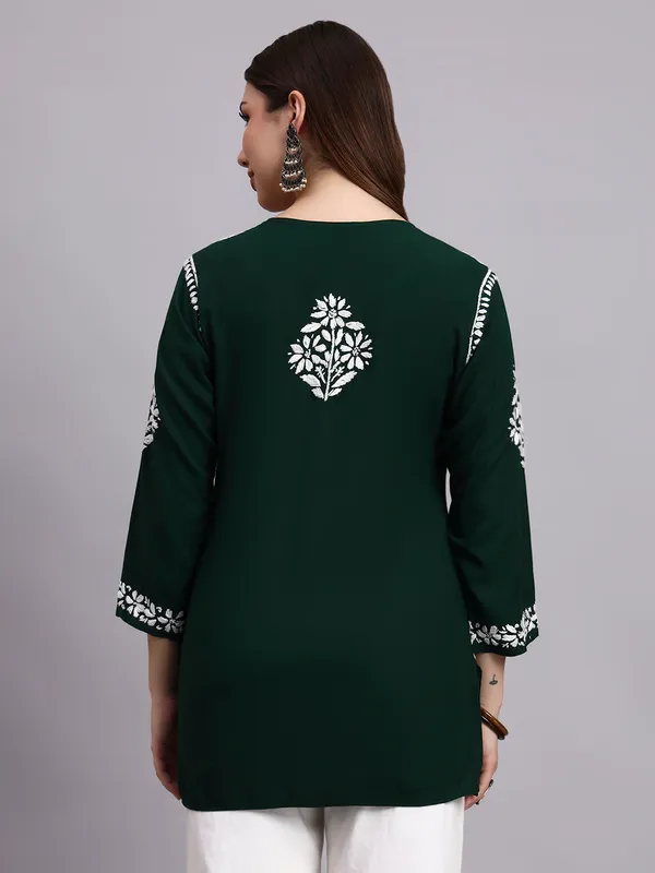 Syrish_Green_Rayon_Ethnic_Kurti_|_White_Floral_Chikankari_Embroidered_Kurta