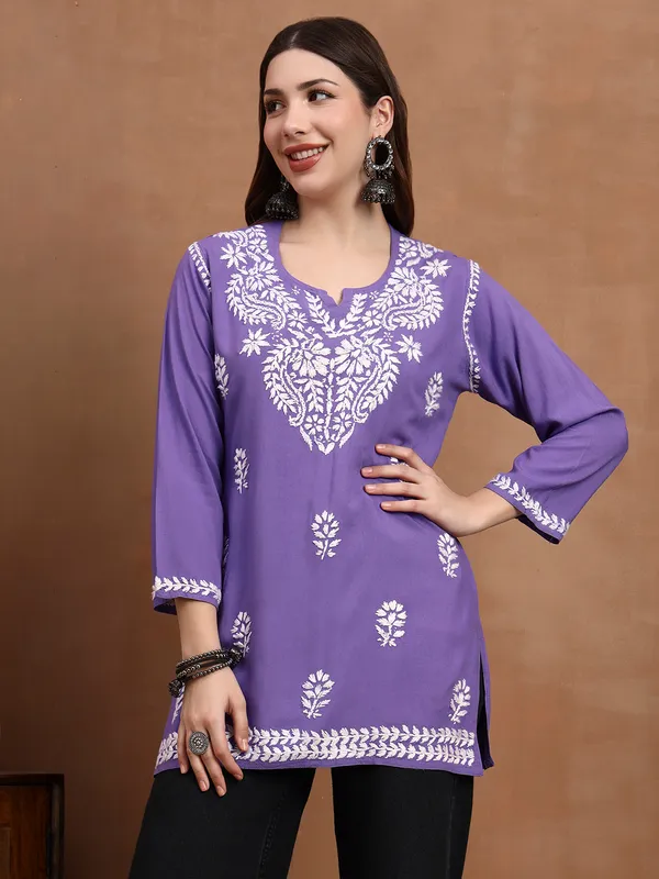Syrish_Purple_White_Floral_Chikankari_Embroidered_Rayon_Kurta