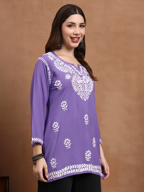 Syrish_Purple_White_Floral_Chikankari_Embroidered_Rayon_Kurta