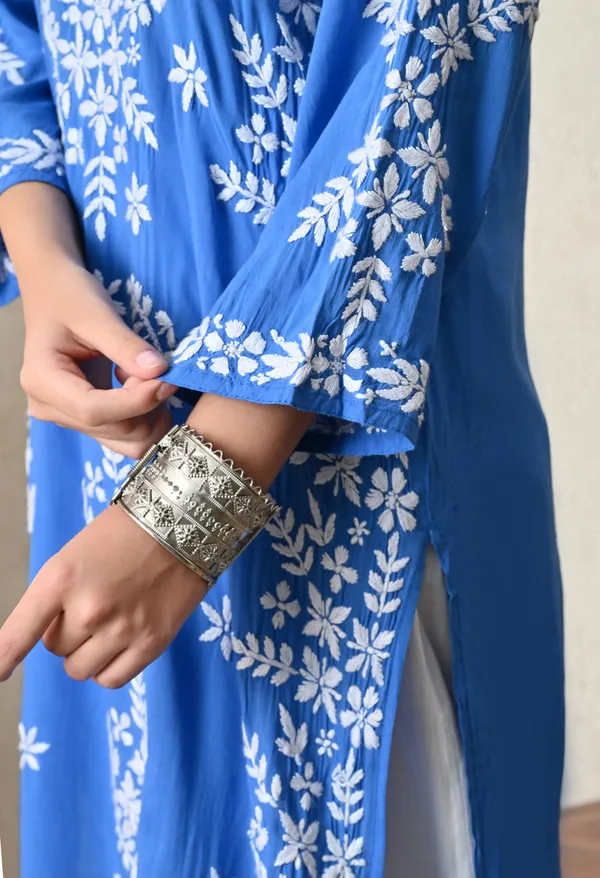 Syrish_Blue_Hand-Embroidered_Chikankari_Modal_Kurta