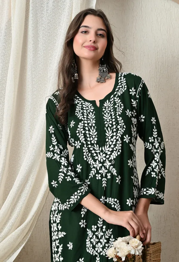 Syrish_Dark_Green_Hand-Embroidered_Chikankari_Modal_Kurta