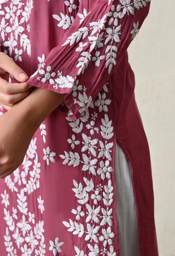 Syrish_Onion_Pink_Hand-Embroidered_Chikankari_Modal_Kurta