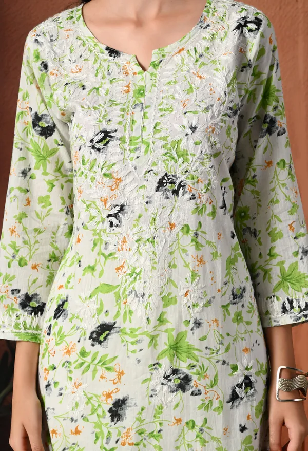Syrish_black_accents_Floral_Handcrafted_Chikankari_Mulmul_Kurta