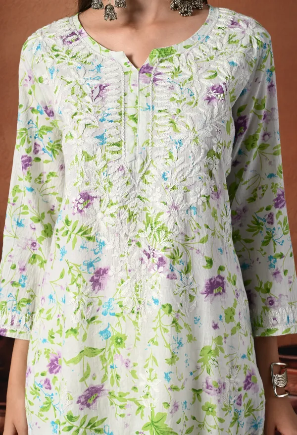 Syrish_Purple_accents_Floral_Handcrafted_Chikankari_Mulmul_Kurta