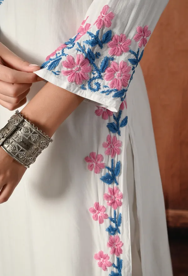 Syrish_Pink_Thread_Hand_Embroidered_Chikankari_Straight_Rayon_Kurta
