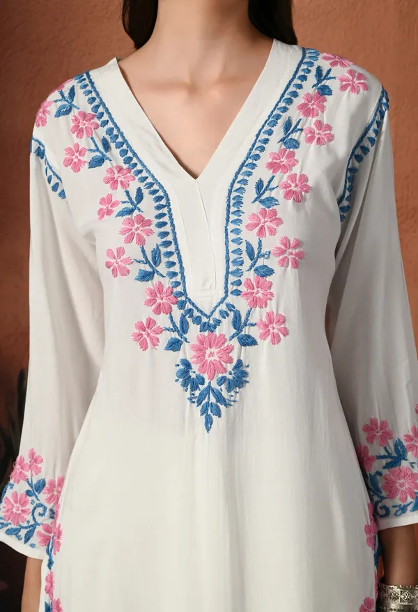 Syrish_Pink_Thread_Hand_Embroidered_Chikankari_Straight_Rayon_Kurta