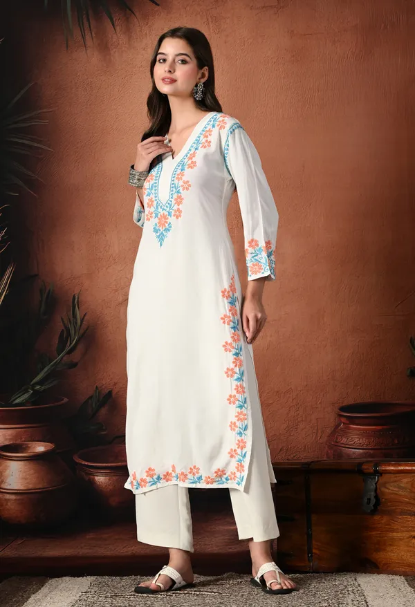 Syrish_Peach_Thread_Hand_Embroidered_Chikankari_Straight_Rayon_Kurta