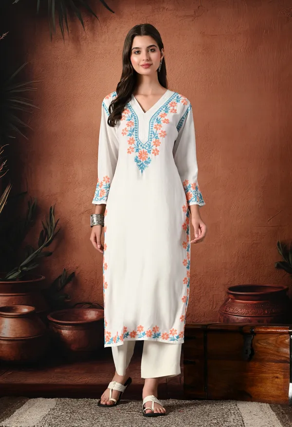 Syrish_Peach_Thread_Hand_Embroidered_Chikankari_Straight_Rayon_Kurta