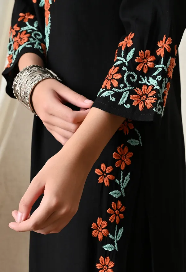 Syrish_Bown_Thread_Hand_Embroidered_Chikankari_Straight_Rayon_Kurta