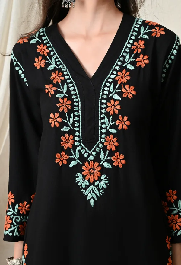 Syrish_Bown_Thread_Hand_Embroidered_Chikankari_Straight_Rayon_Kurta