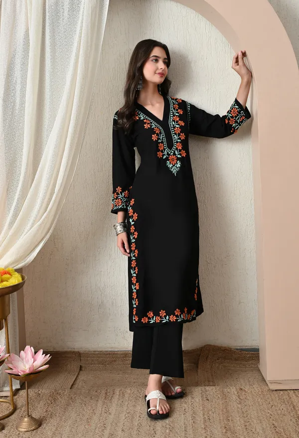 Syrish_Bown_Thread_Hand_Embroidered_Chikankari_Straight_Rayon_Kurta