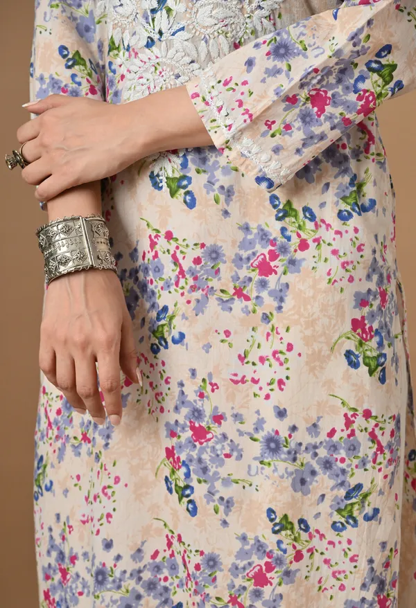 Syrish_Peach_Floral_Mulmul_Chikankari_Hand_Embroidered_Kurta