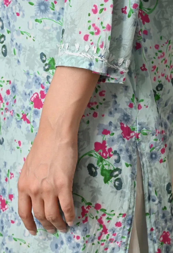 Syrish_Sky_Blue_Floral_Mulmul_Chikankari_Hand_Embroidered_Kurta