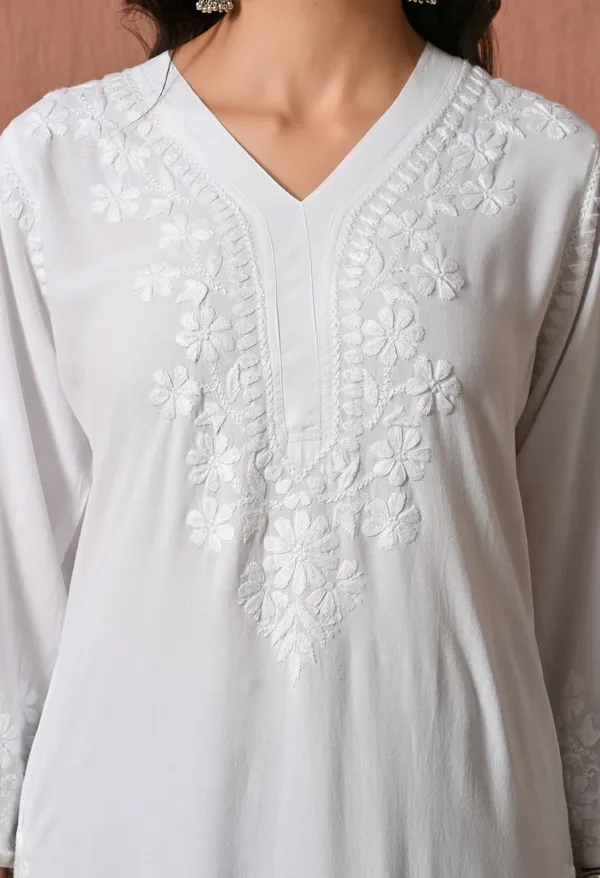 Syrish_Elegance_Handcrafted_Rayon_Chikankari_Kurta-_White
