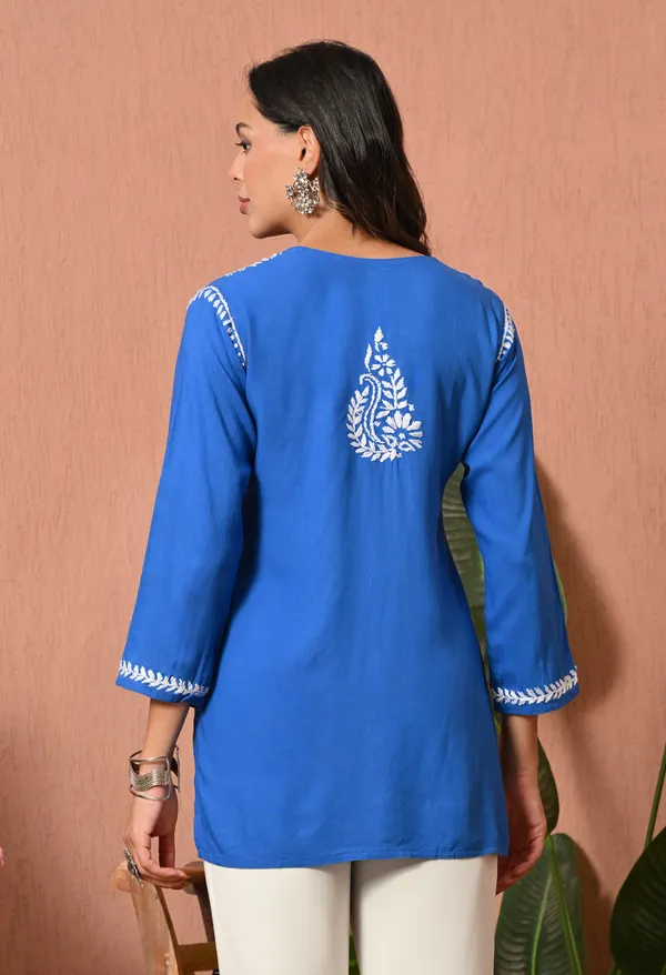 Syrish_Blue_White_Floral_Chikankari_Embroidered_Rayon_Kurta