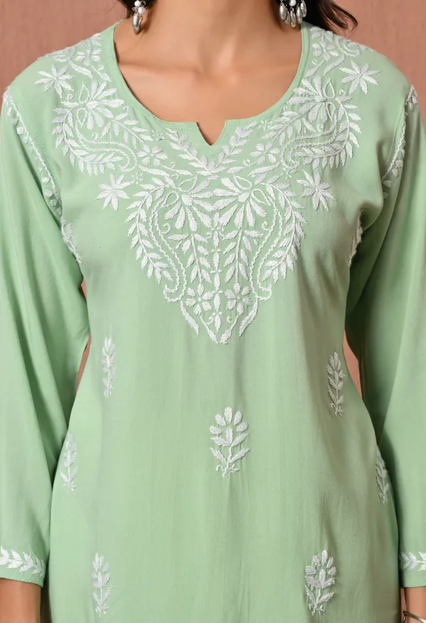 Syrish_Light_Green_White_Floral_Chikankari_Embroidered_Rayon_Kurta