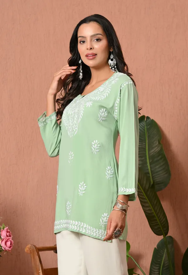 Syrish_Light_Green_White_Floral_Chikankari_Embroidered_Rayon_Kurta