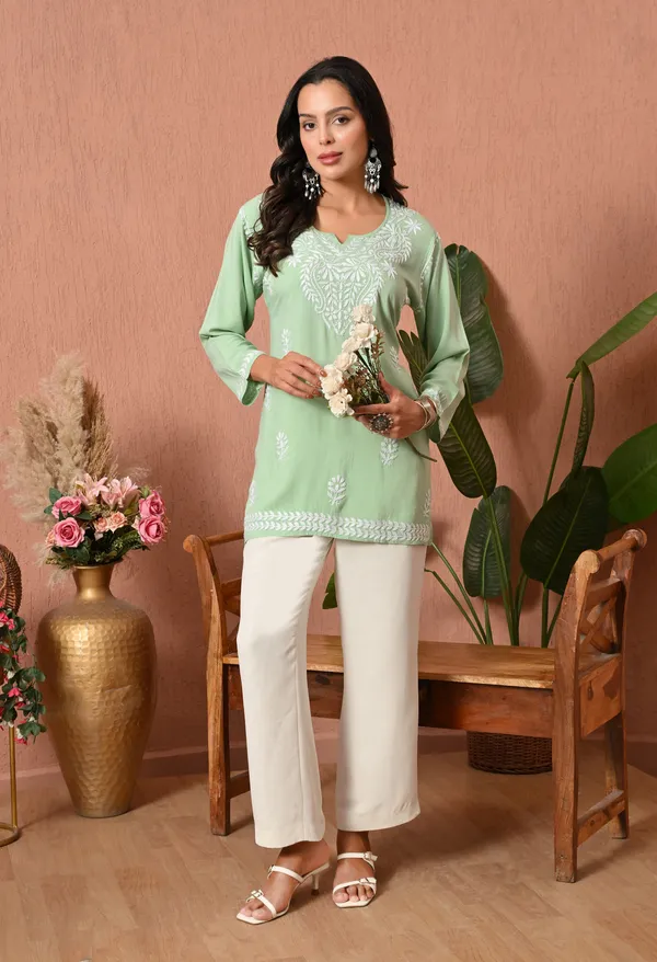 Syrish_Light_Green_White_Floral_Chikankari_Embroidered_Rayon_Kurta
