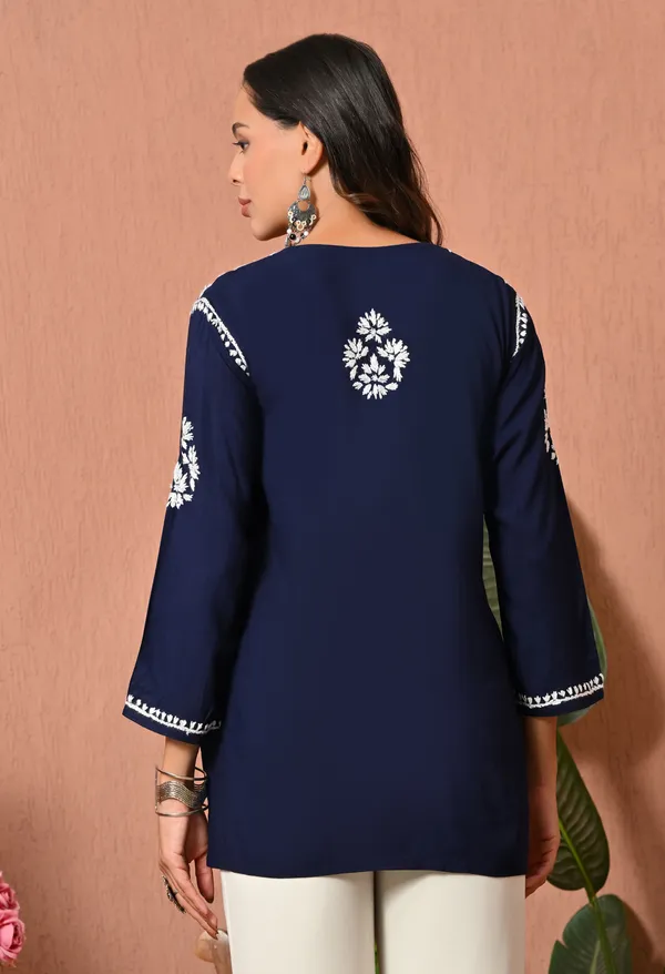 Syrish_Navy_Blue_White_Floral_Chikankari_Embroidered_Rayon_Kurta