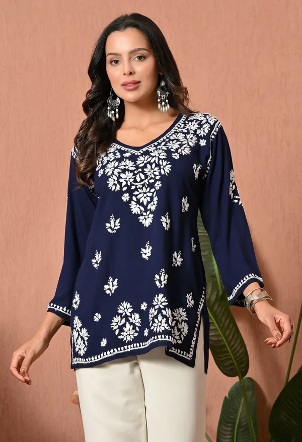 Syrish_Navy_Blue_White_Floral_Chikankari_Embroidered_Rayon_Kurta
