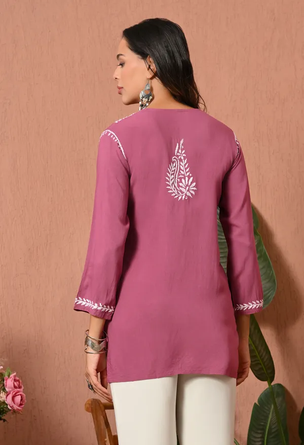 Syrish_Pink_White_Floral_Chikankari_Embroidered_Rayon_Kurta