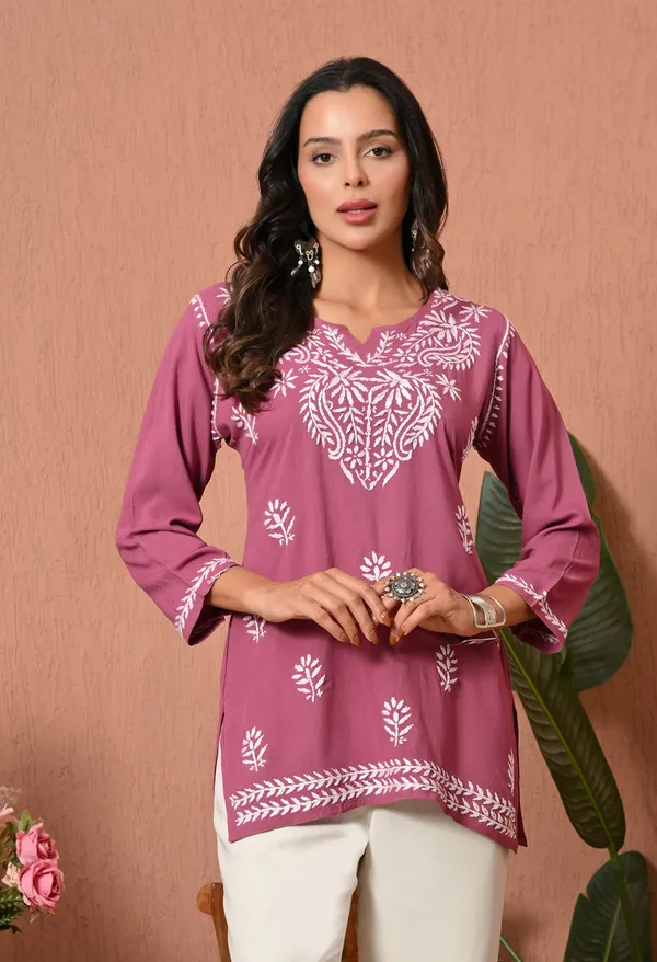 Syrish_Pink_White_Floral_Chikankari_Embroidered_Rayon_Kurta
