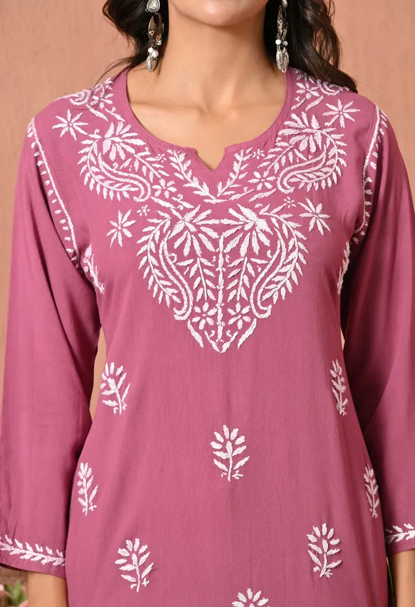 Syrish_Pink_White_Floral_Chikankari_Embroidered_Rayon_Kurta