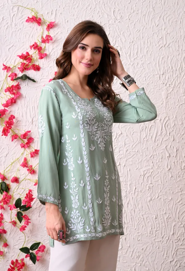 Lucknowi_Chikankari_Short_Kurta_in_Rayon_-_Green