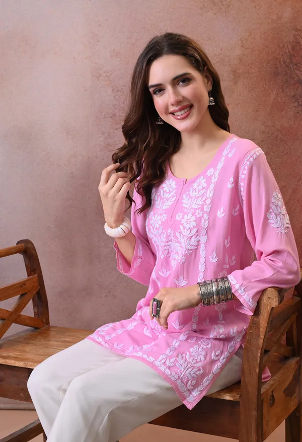 Lucknowi_Chikankari_Short_Kurta_in_Rayon_�_Pink_&_White_Floral_Embroidery
