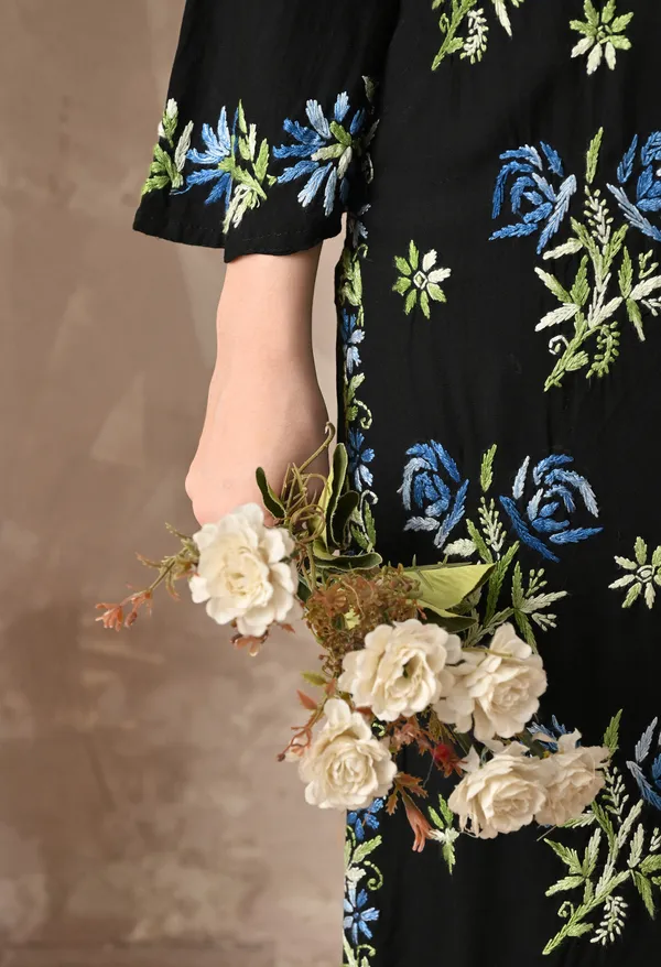 Syrish_Black_Rayon_Hand_Embroidered_Chikankari_Kurta_with_Rose_Floral_Motifs