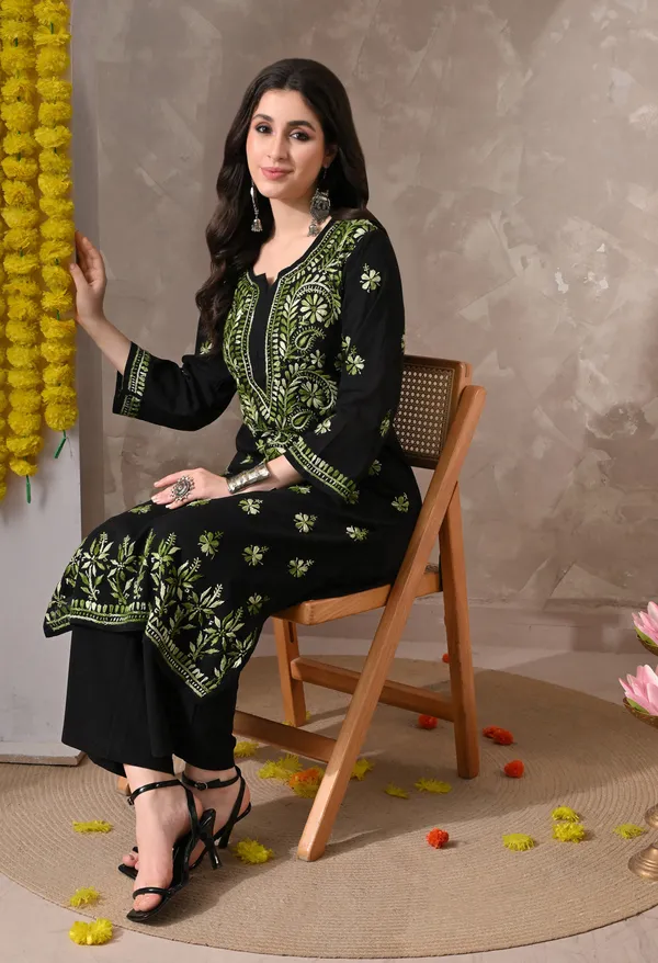 Syrish_Noor_Black_Cotton_Dual-Tone_Hand_Embroidered_Chikankari_Kurta