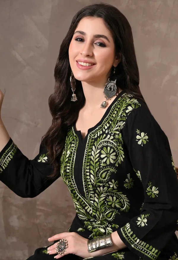 Syrish_Noor_Black_Cotton_Dual-Tone_Hand_Embroidered_Chikankari_Kurta