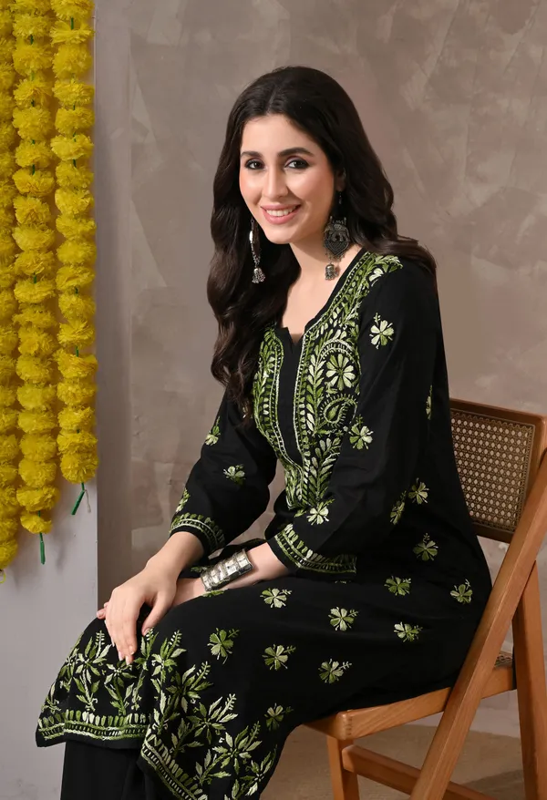 Syrish_Noor_Black_Cotton_Dual-Tone_Hand_Embroidered_Chikankari_Kurta