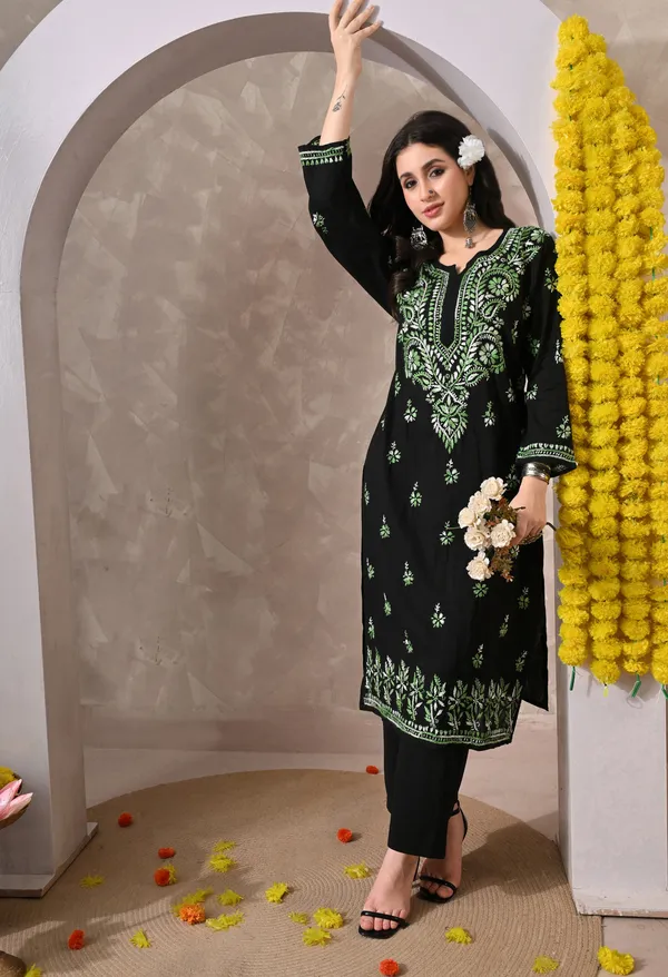 Syrish_Noor_Black_Cotton_Dual-Tone_Hand_Embroidered_Chikankari_Kurta