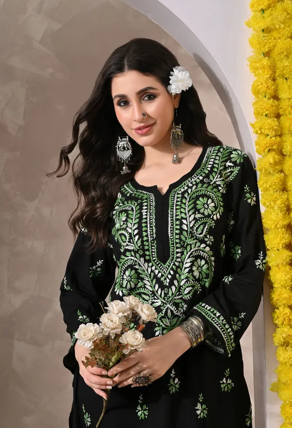 Syrish_Noor_Black_Cotton_Dual-Tone_Hand_Embroidered_Chikankari_Kurta