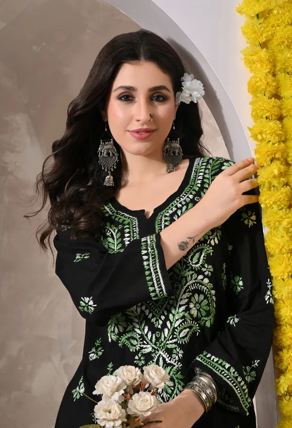 Syrish_Noor_Black_Cotton_Dual-Tone_Hand_Embroidered_Chikankari_Kurta